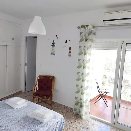 Apartamento Completo Con 3 Amplios Dormitorios Y Gran Azotea Privada Nerja Exterior photo