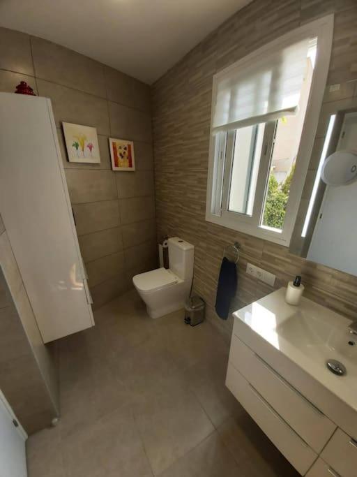 Completo Con 3 Amplios Y Gran Azotea Privada Appartamento Nerja