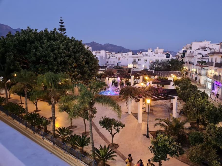 Appartamento Completo Con 3 Amplios Y Gran Azotea Privada Nerja