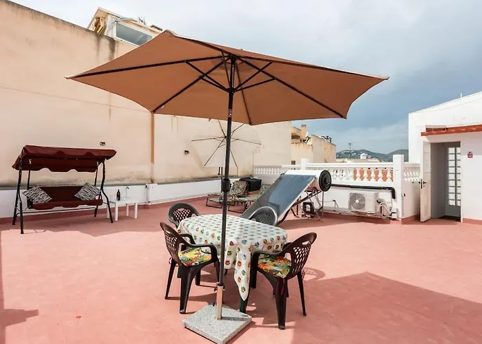 Apartamento Completo Con 3 Amplios Dormitorios Y Gran Azotea Privada