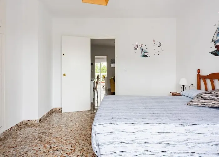 Apartamento Completo Con 3 Amplios Dormitorios Y Gran Azotea Privada